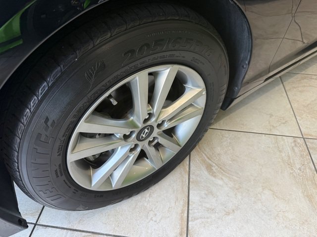 Used 2016 Hyundai Sonata SE FWD image 3