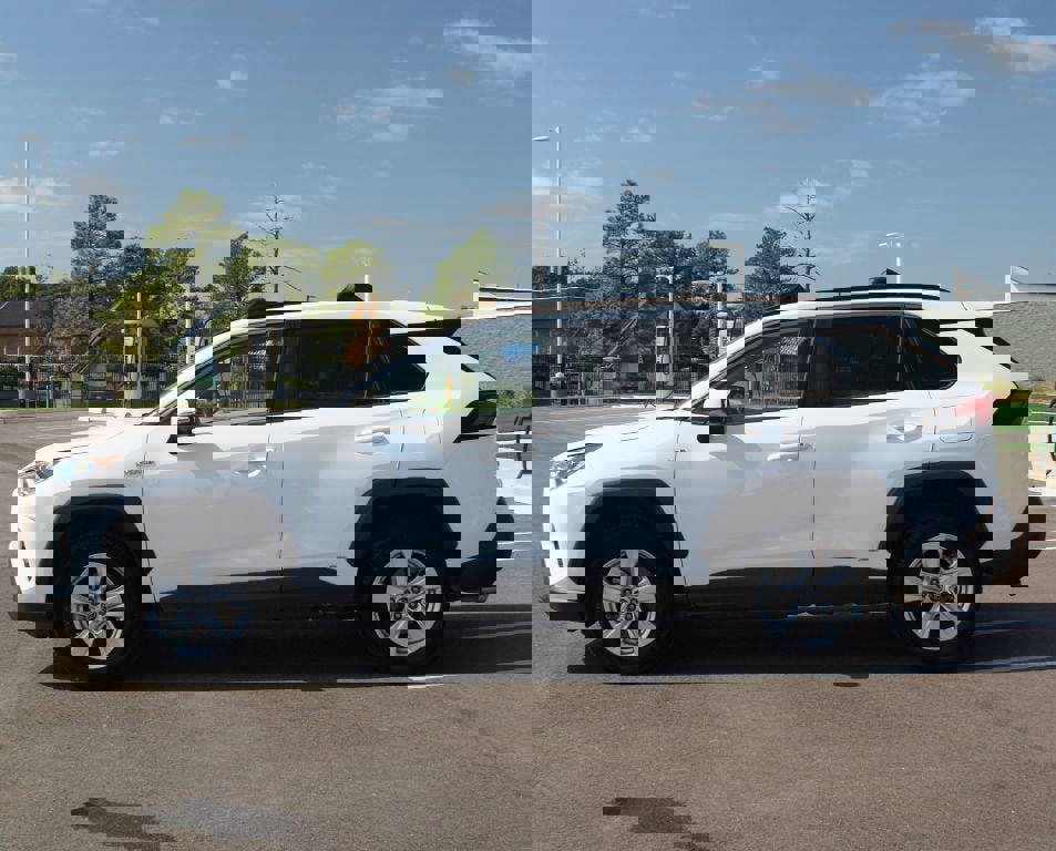 Used 2019 Toyota RAV4 XLE image 12