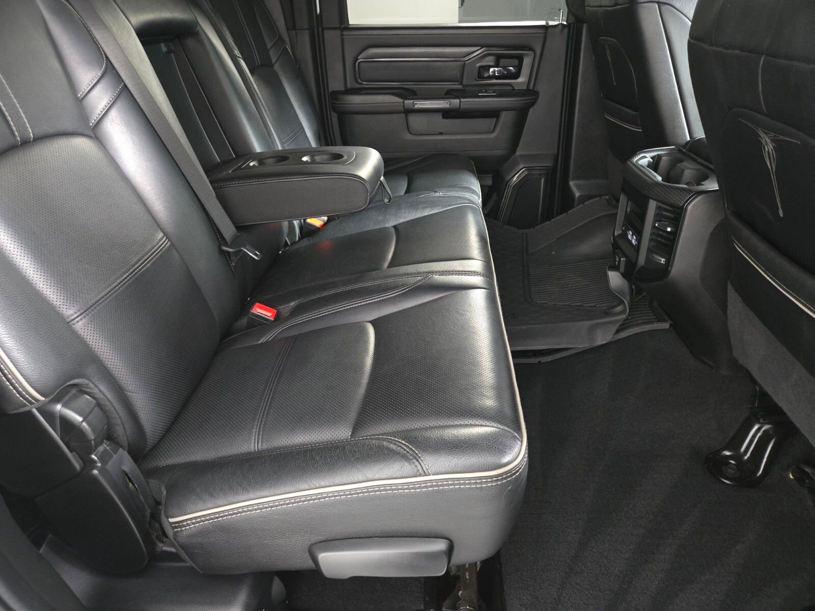 Used 2024 RAM 3500 Limited image 17