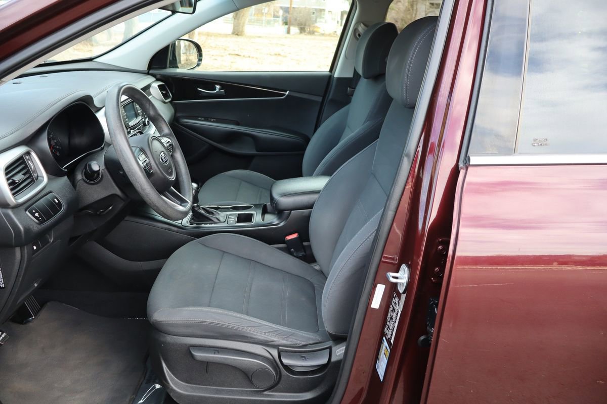 Used 2017 Kia Sorento AWD image 19