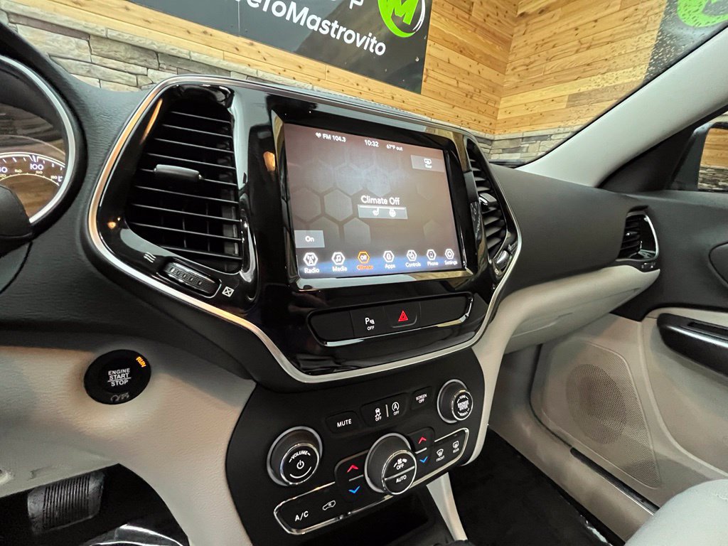 Used 2020 Jeep Cherokee Limited AWD/4WD image 28