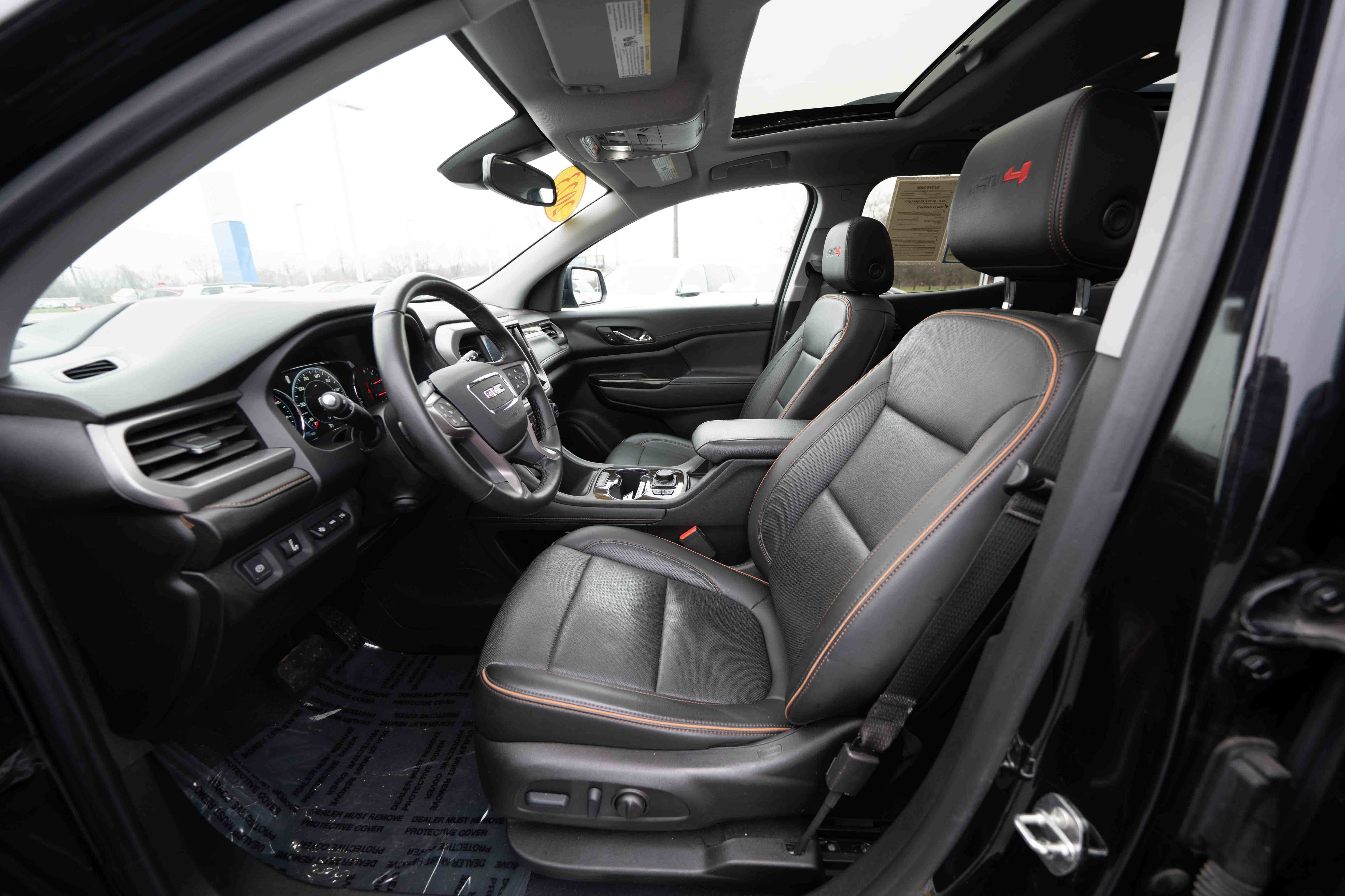 Used 2023 GMC Acadia AT4 w/ Technology Package image 9