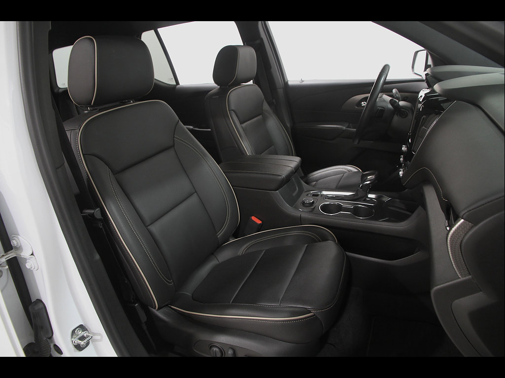 Certified 2022 Chevrolet Traverse Premier FWD image 19