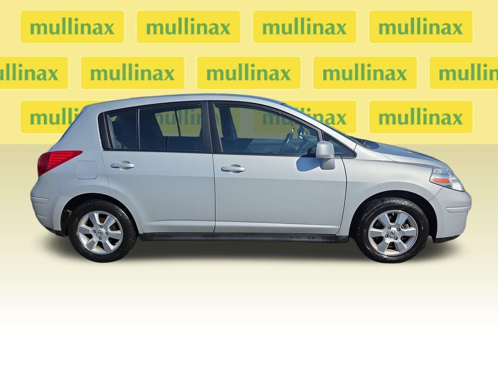 Used 2012 Nissan Versa 1.8 S w/ Special Edition Pkg FWD image 2