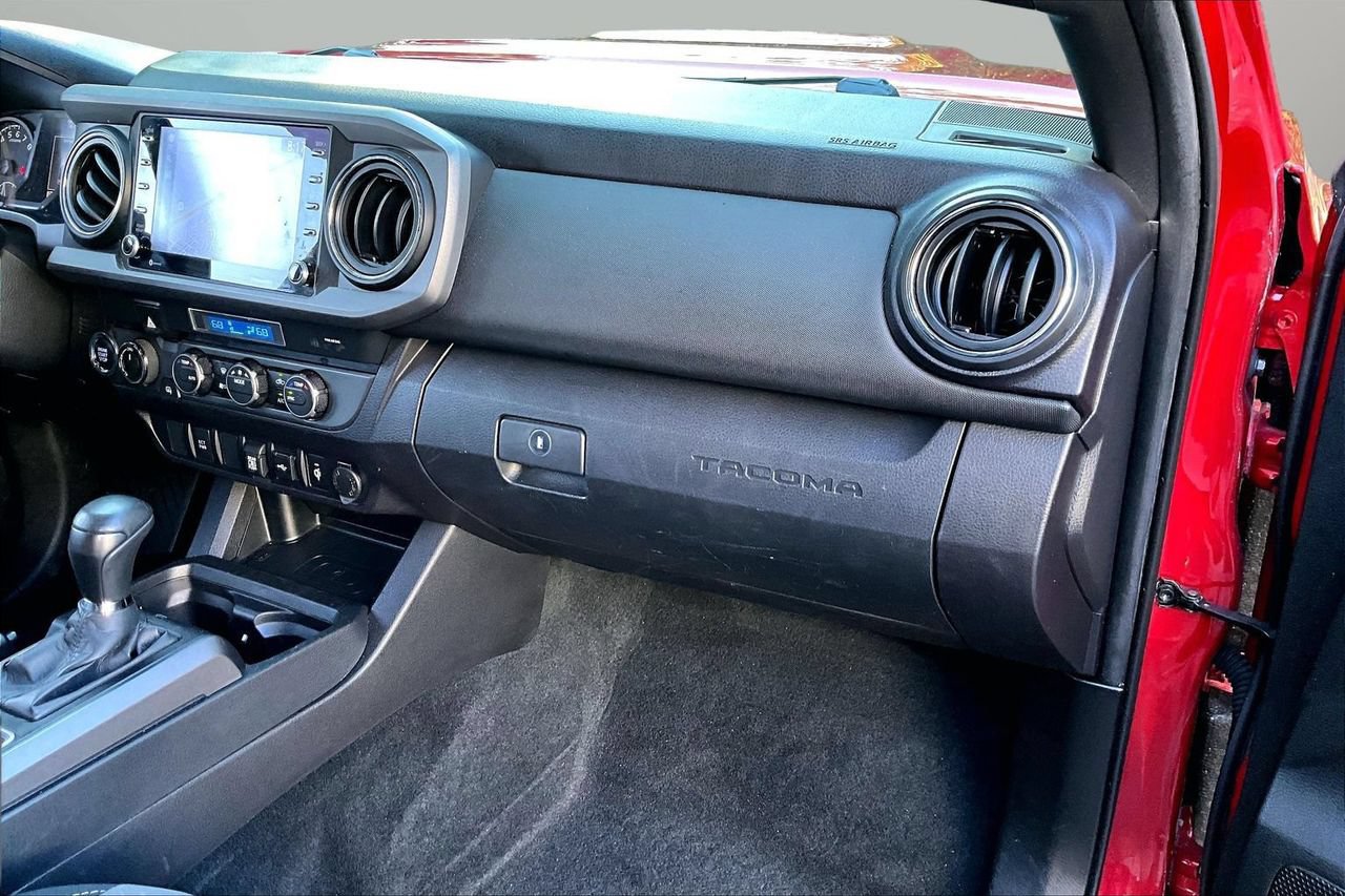 Used 2022 Toyota Tacoma TRD Sport AWD/4WD image 19