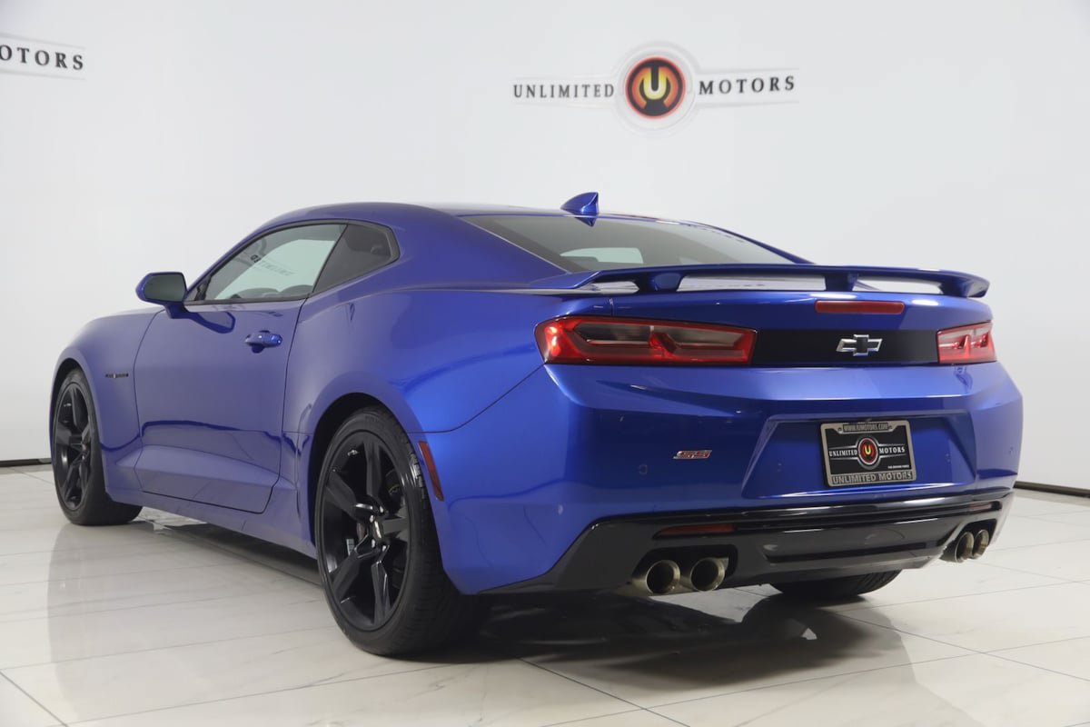 Used 2018 Chevrolet Camaro SS RWD image 4