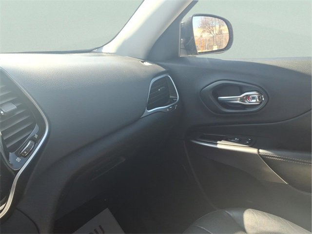 Used 2019 Jeep Cherokee Limited w/ Technology Group image 20