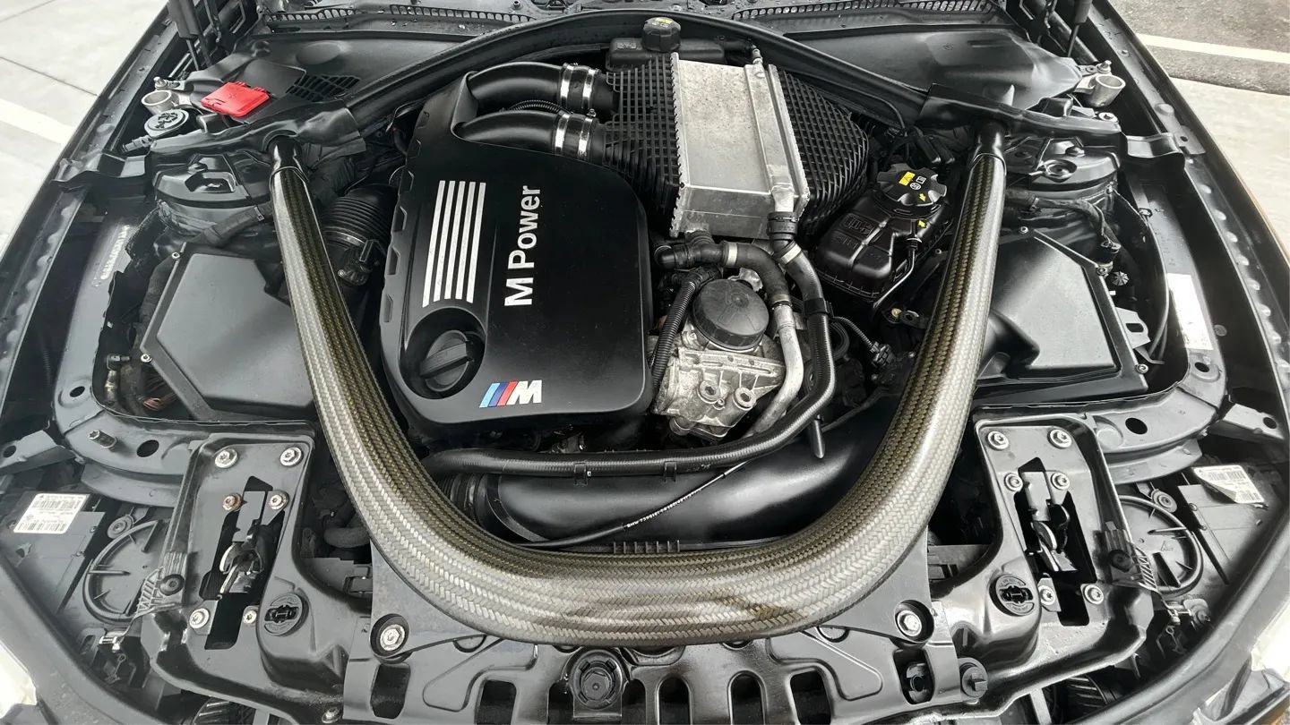 Used 2016 BMW M4 Convertible RWD image 9