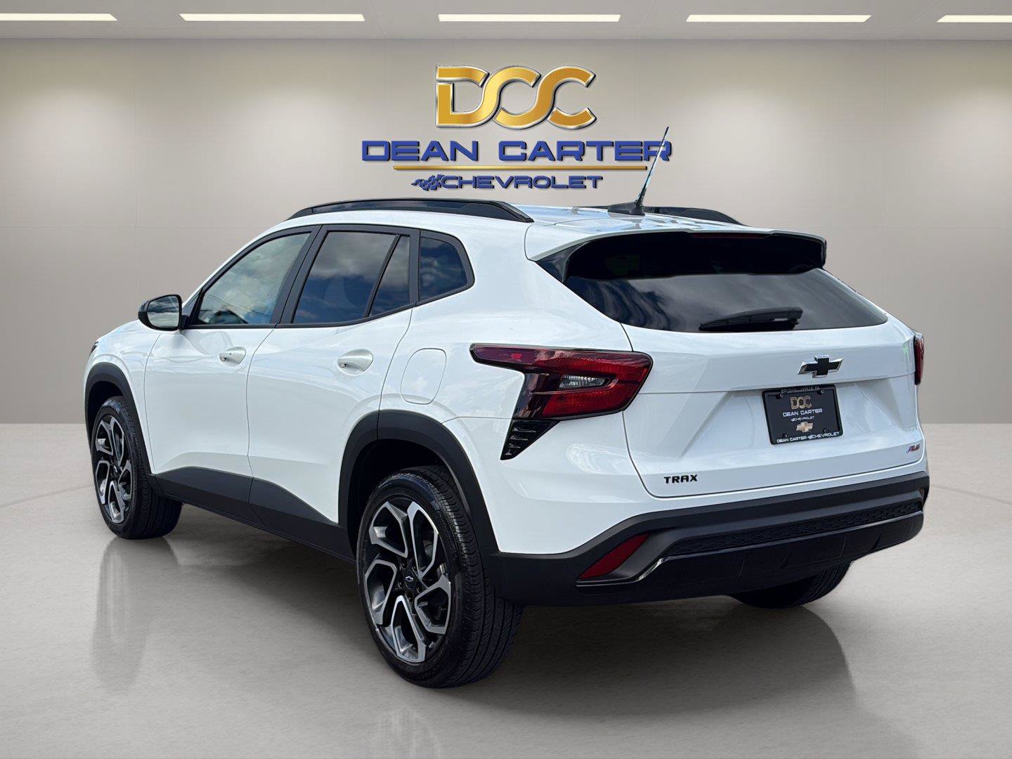 Used 2025 Chevrolet Trax RS FWD image 3