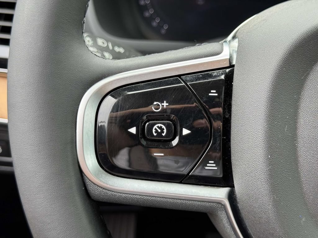 Certified 2025 Volvo XC90 T8 Plus w/ Protection Package Premier AWD/4WD image 19