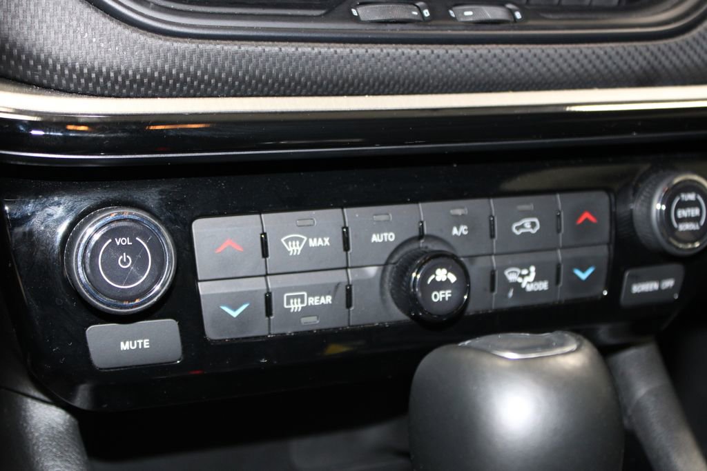 Used 2025 Jeep Compass Trailhawk image 46