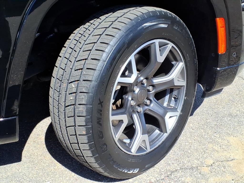 Used 2024 Jeep Wagoneer L Series III w/ Flexible Seating Group image 9