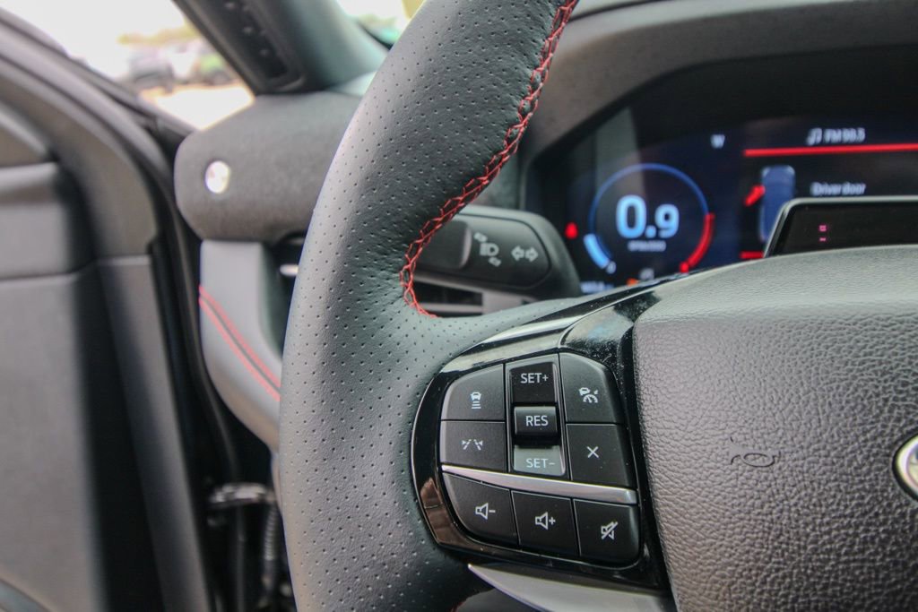 Used 2025 Ford Explorer ST-Line w/ Premium Package image 23