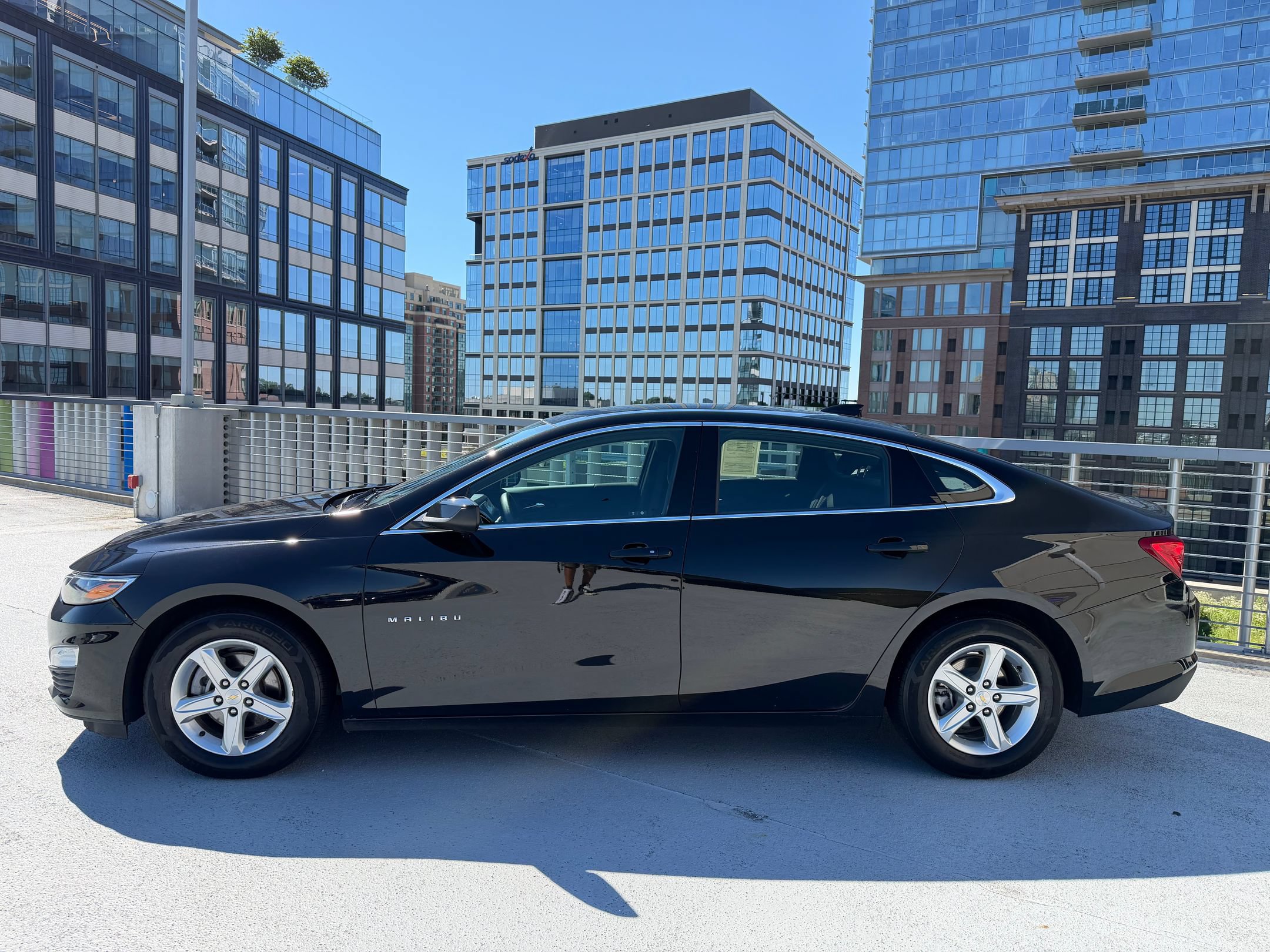Used 2024 Chevrolet Malibu LT FWD image 2