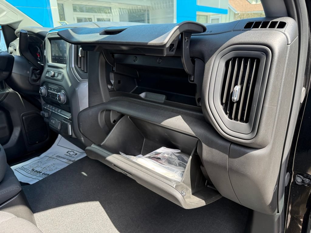 Used 2024 Chevrolet Silverado 1500 Custom AWD/4WD image 33