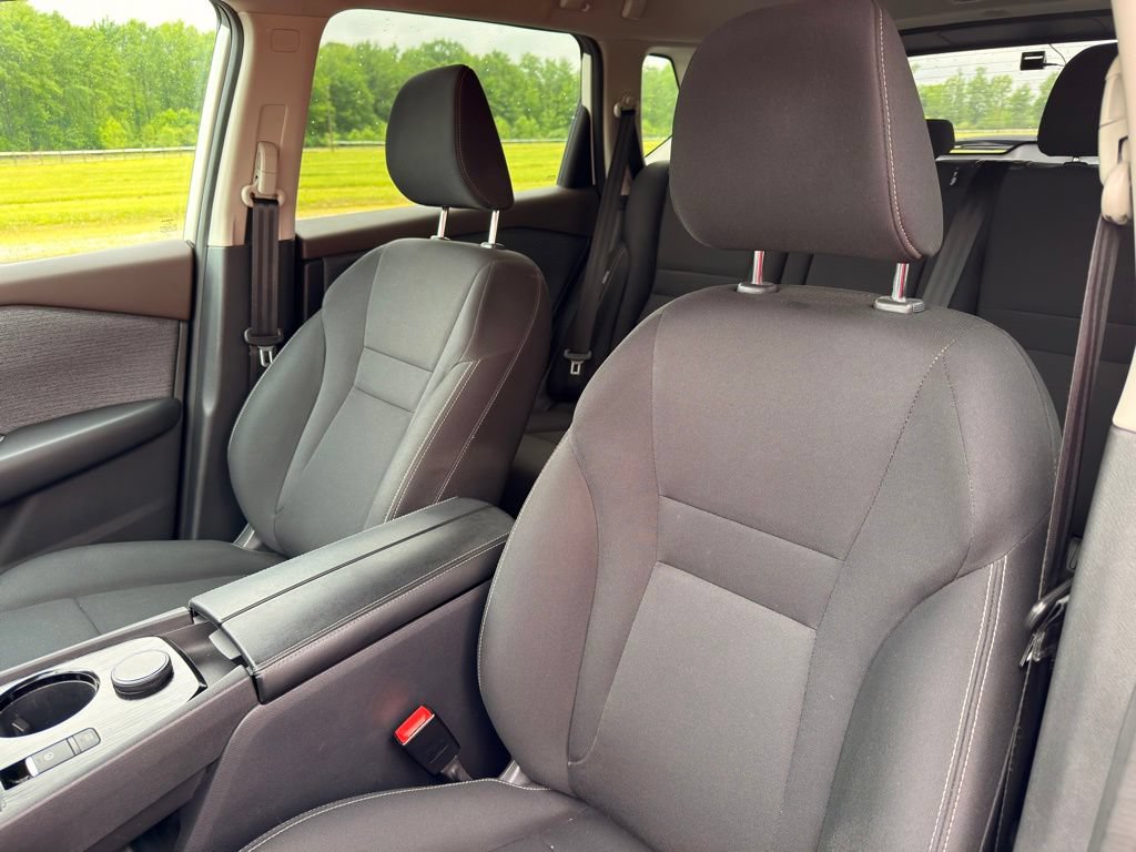 Used 2023 Nissan Rogue S AWD/4WD image 19