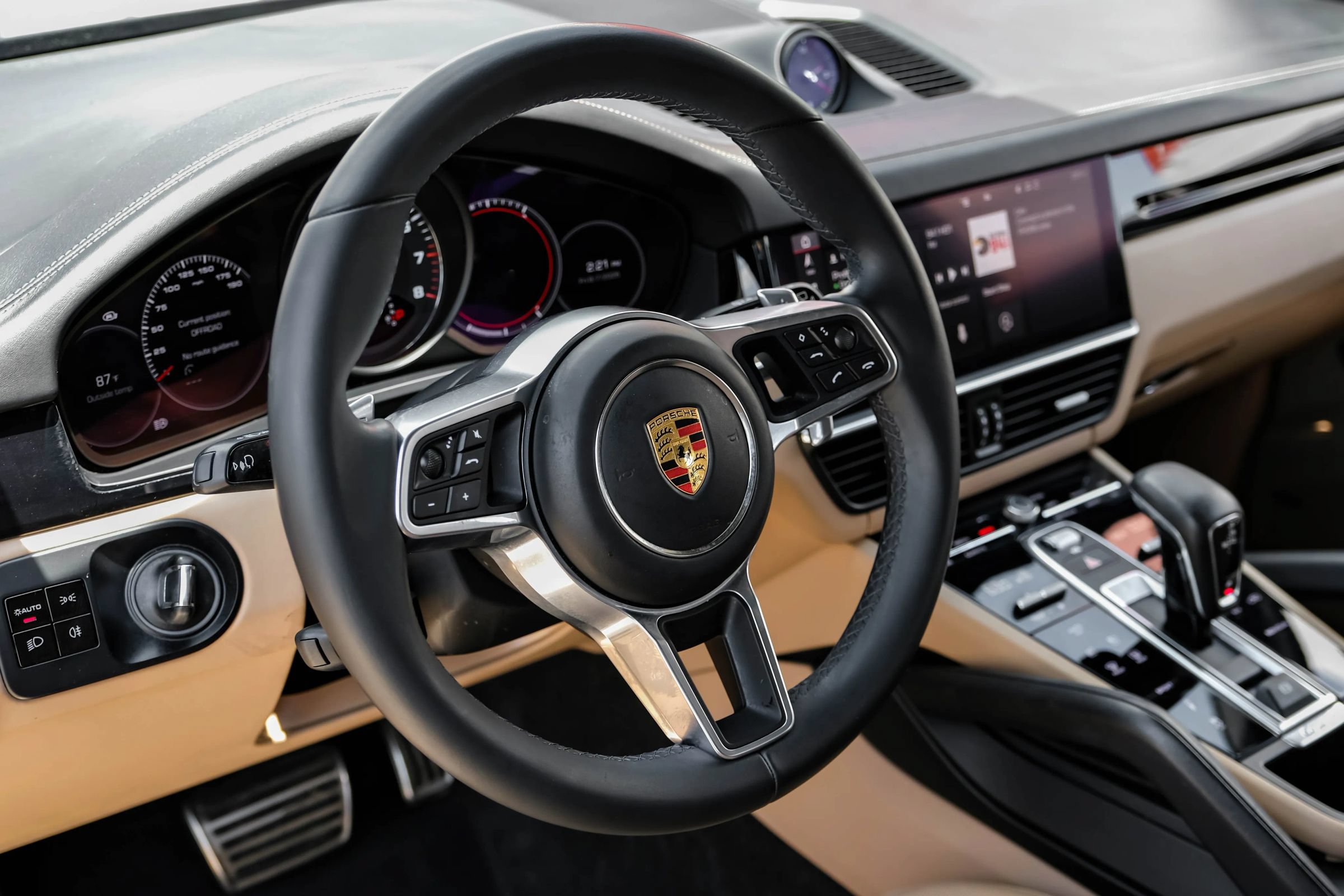Used 2021 Porsche Cayenne S AWD/4WD image 16