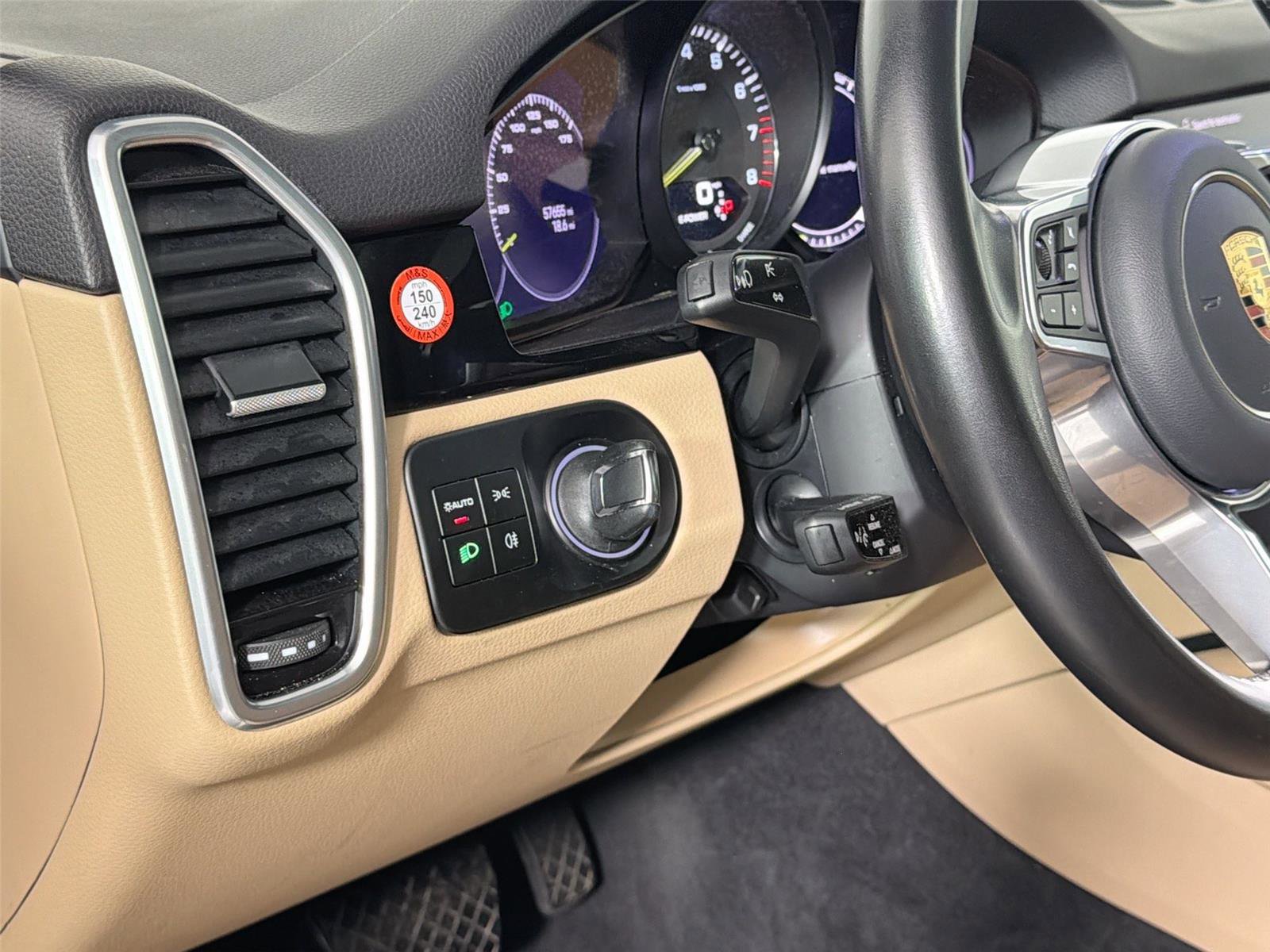 Certified 2022 Porsche Cayenne Platinum Edition AWD/4WD image 33