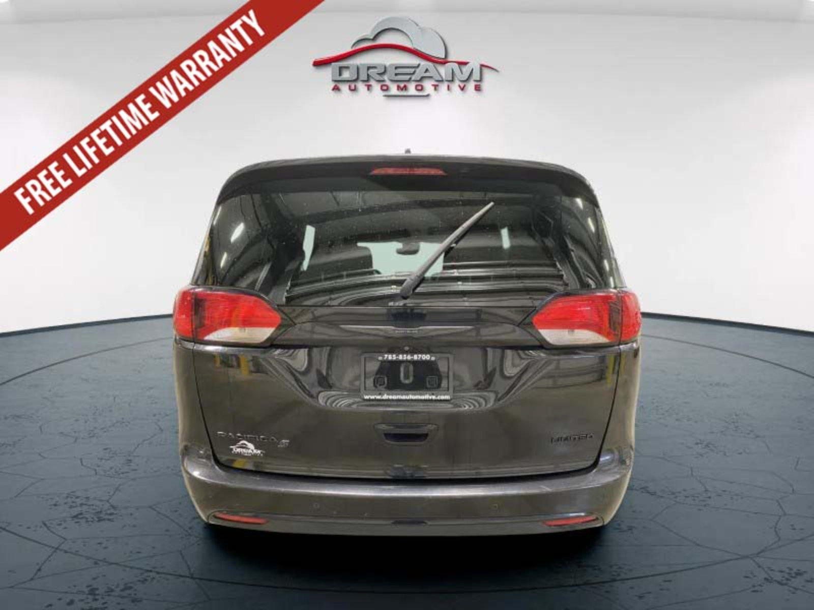 Used 2020 Chrysler Pacifica Limited w/ Advanced Safetytec Group FWD image 24