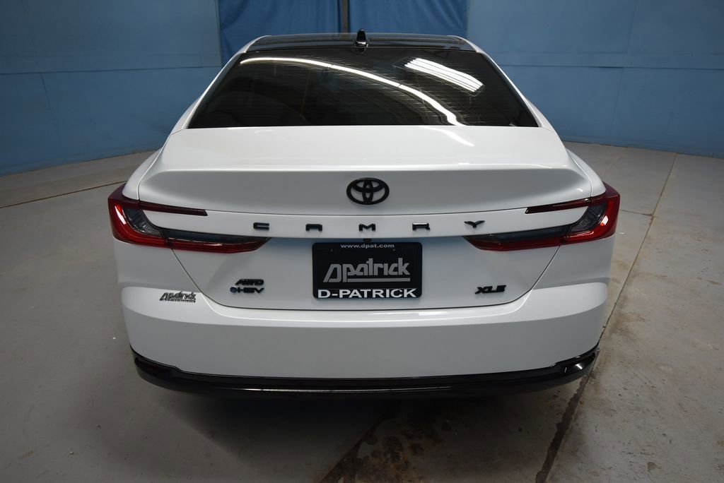 Used 2025 Toyota Camry XLE AWD/4WD image 33