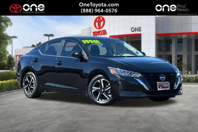 Used 2024 Nissan Sentra SV FWD image 1