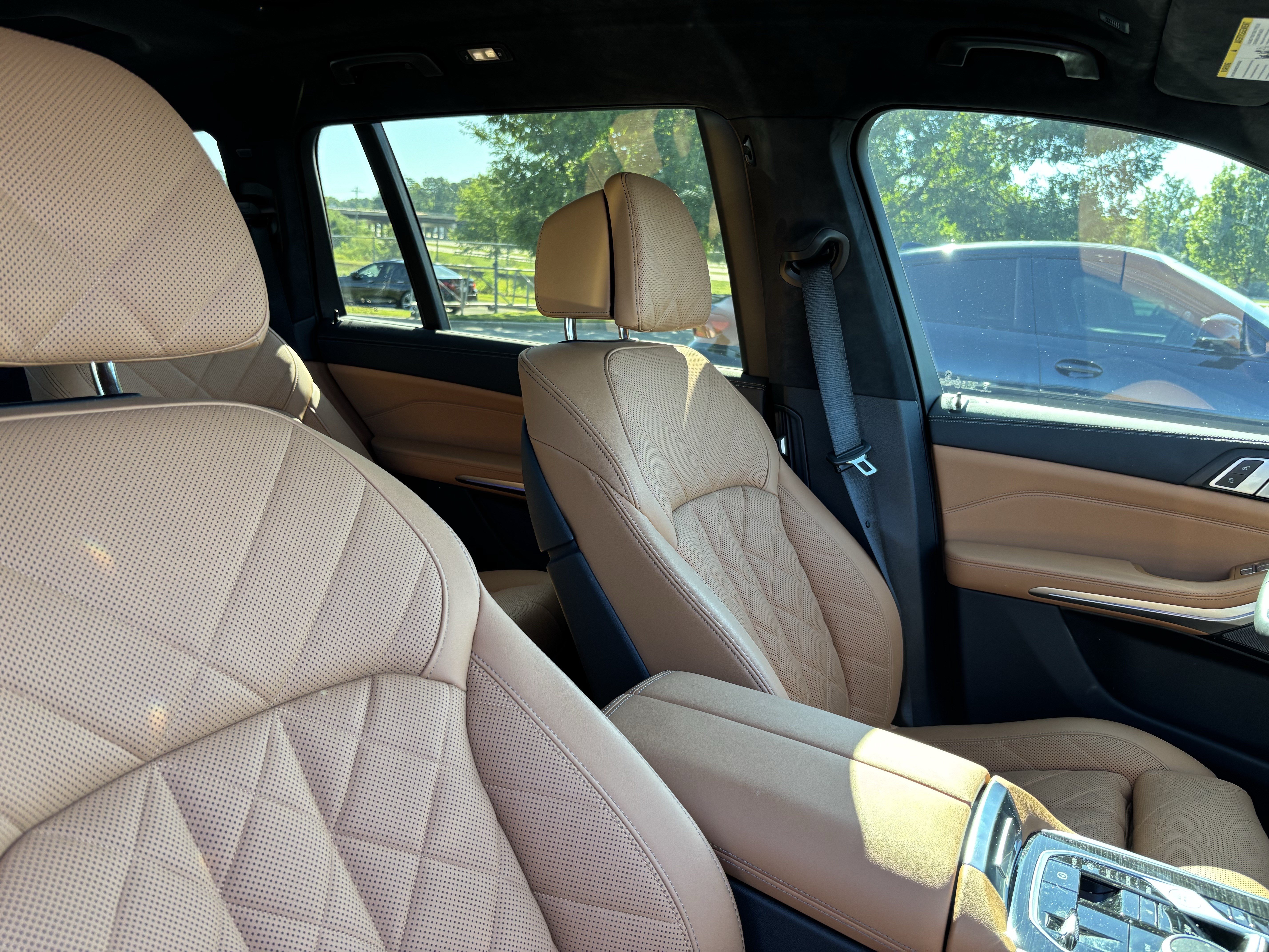 Certified 2025 BMW X7 xDrive40i w/ M Sport Package AWD/4WD image 33