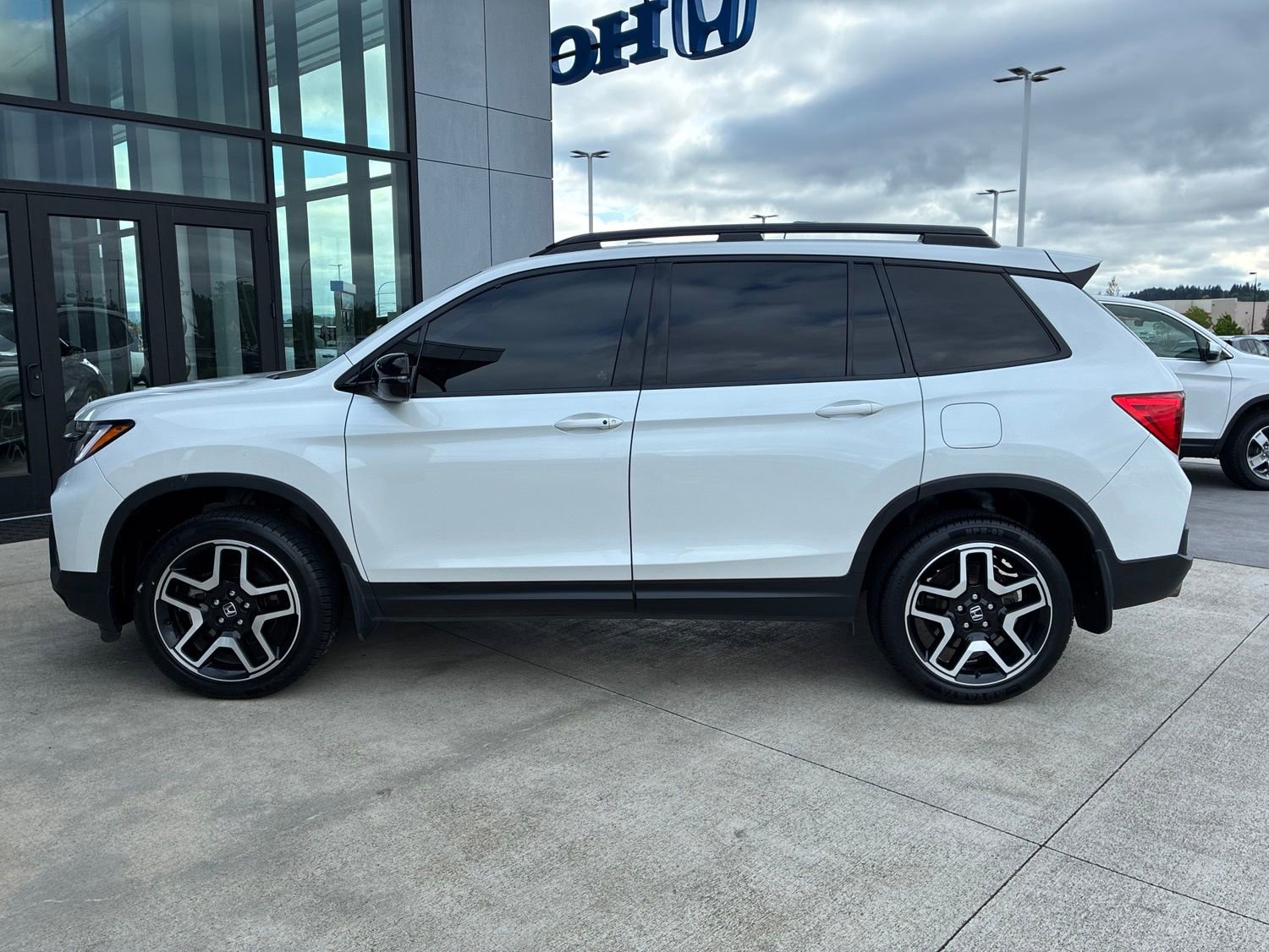 Used 2022 Honda Passport Elite image 8