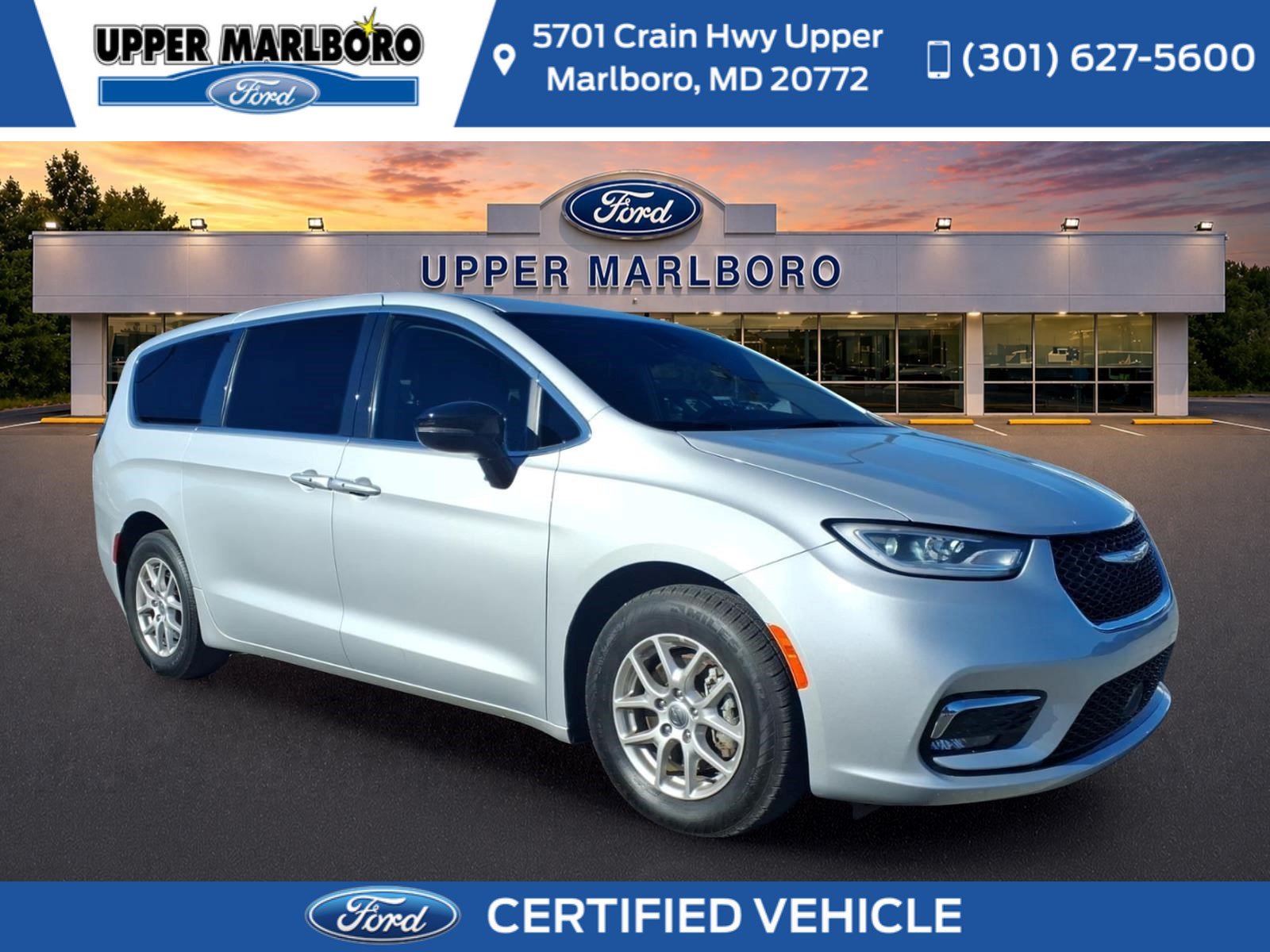 Used 2024 Chrysler Pacifica Touring-L FWD image 1