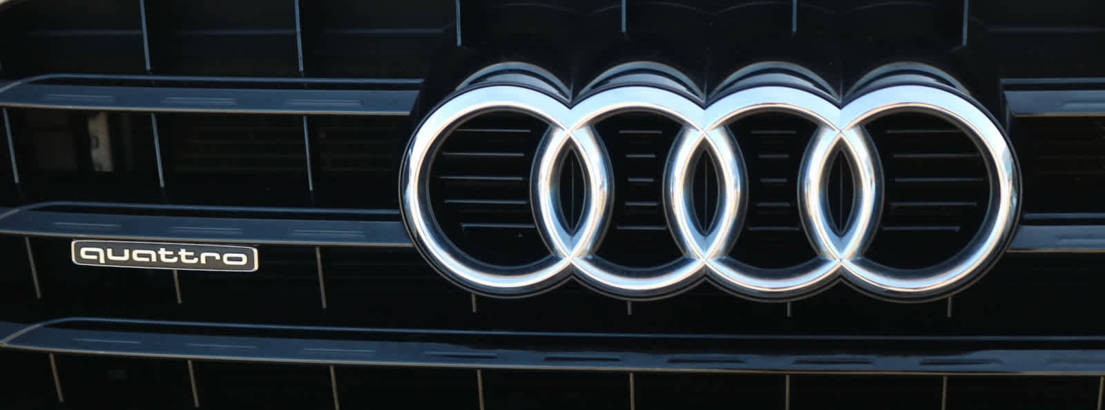 Used 2018 Audi Q3 2.0T Premium Plus w/ Premium Plus Package AWD/4WD image 11