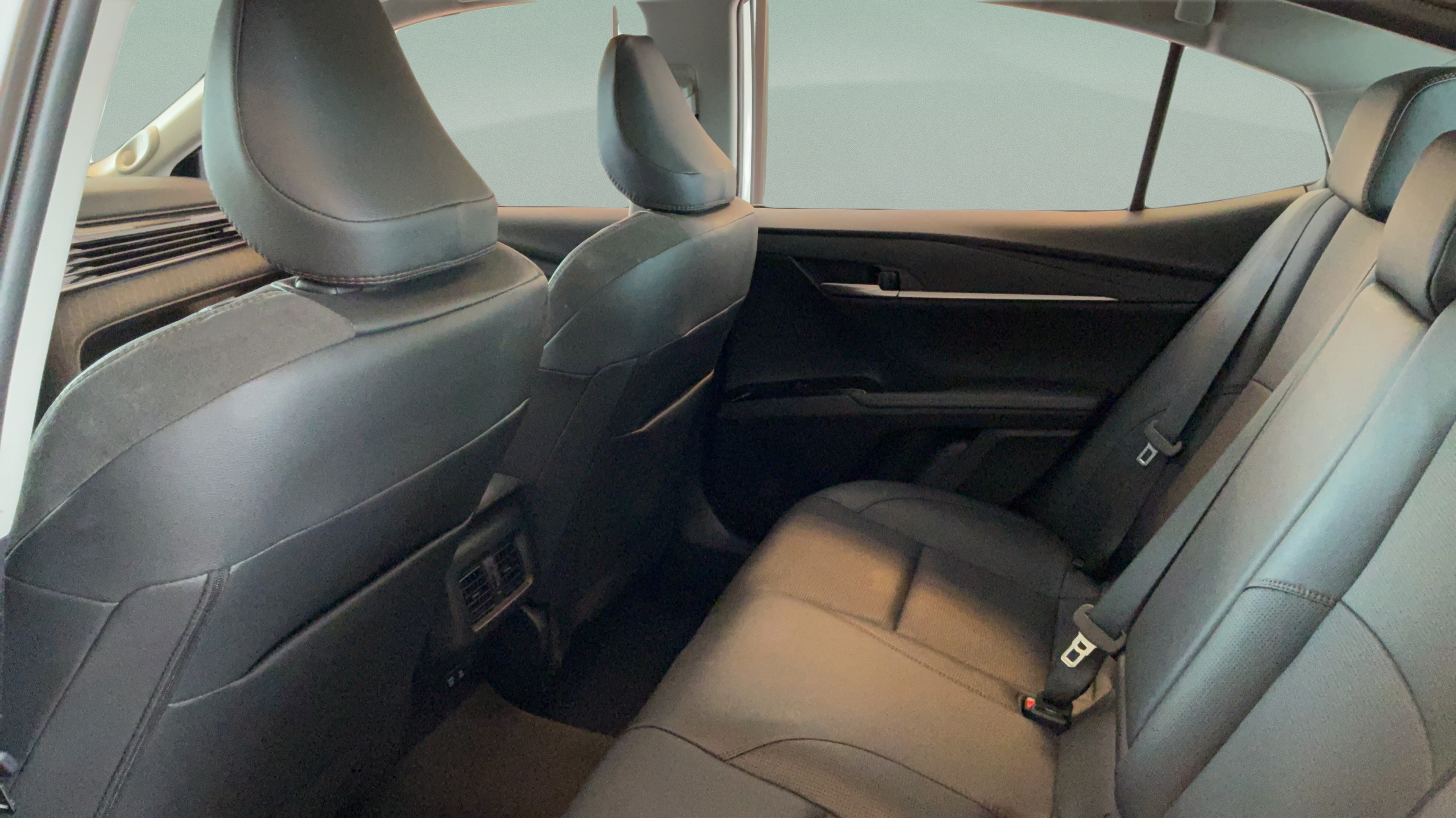 Certified 2025 Toyota Camry XLE w/ Premium Plus Package FWD image 27