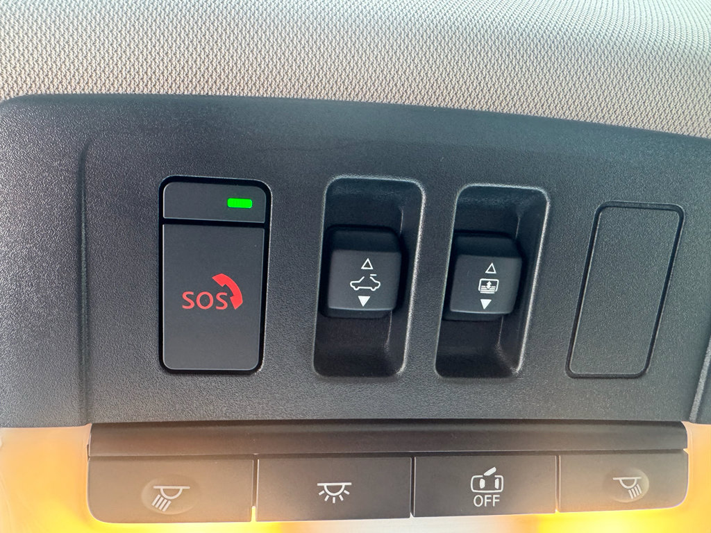 Used 2025 Nissan Rogue SV w/ SV Premium Package FWD image 23