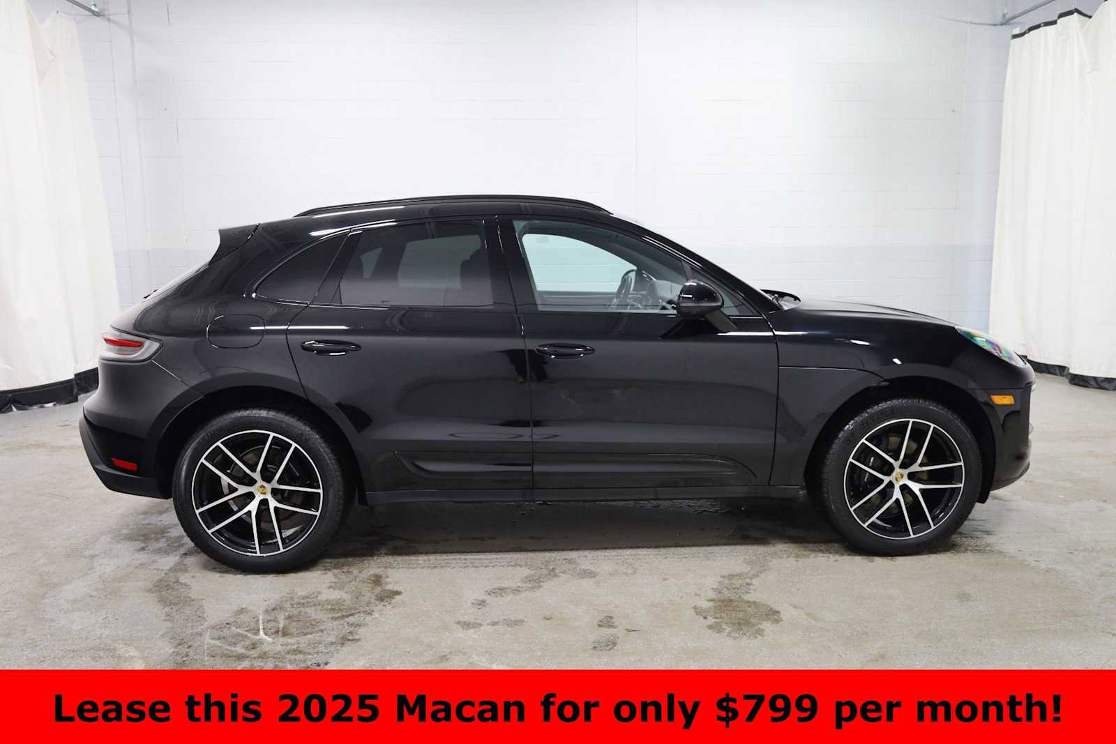 Certified 2025 Porsche Macan image 10