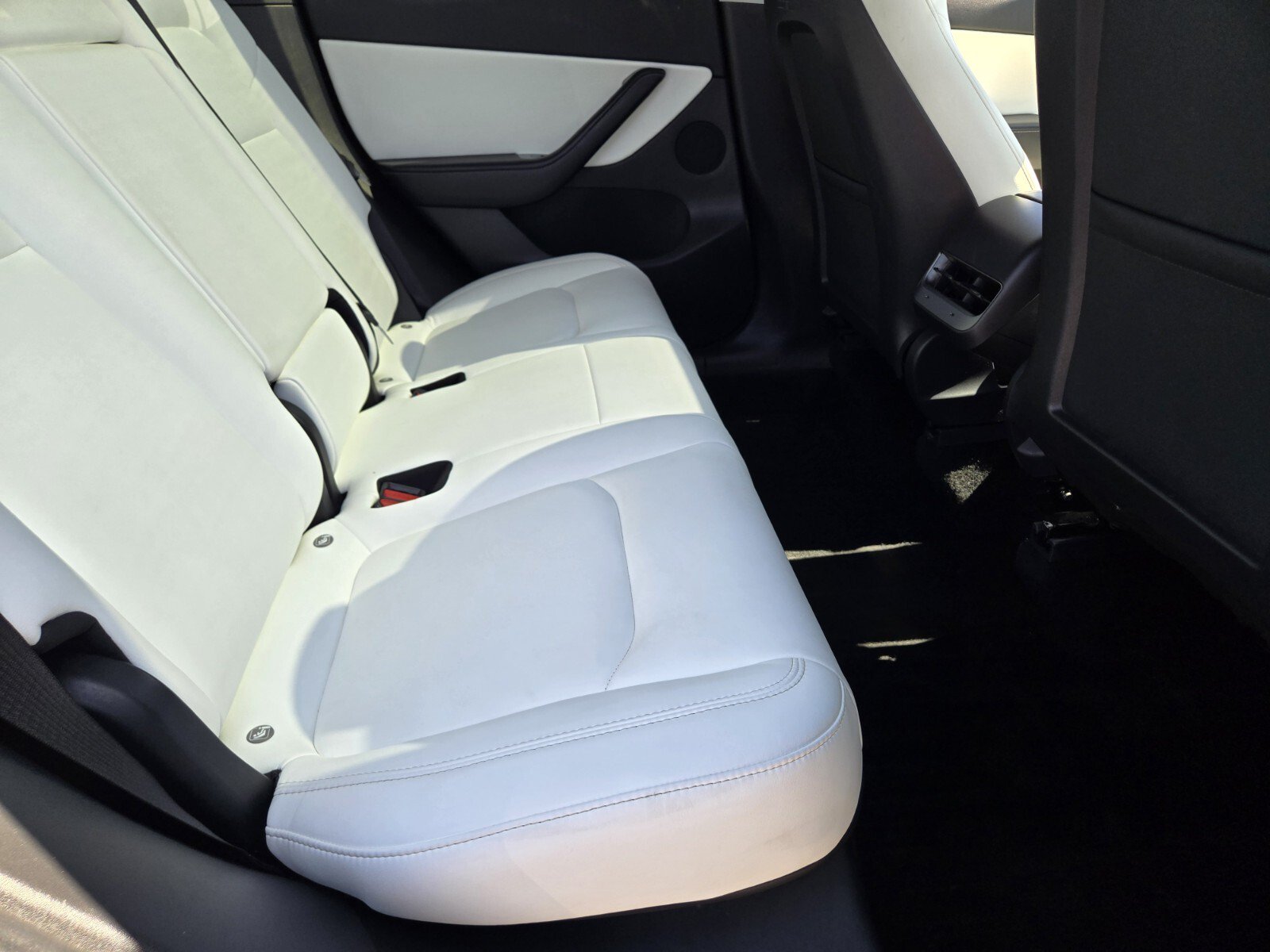 Used 2021 Tesla Model Y Long Range AWD/4WD image 14