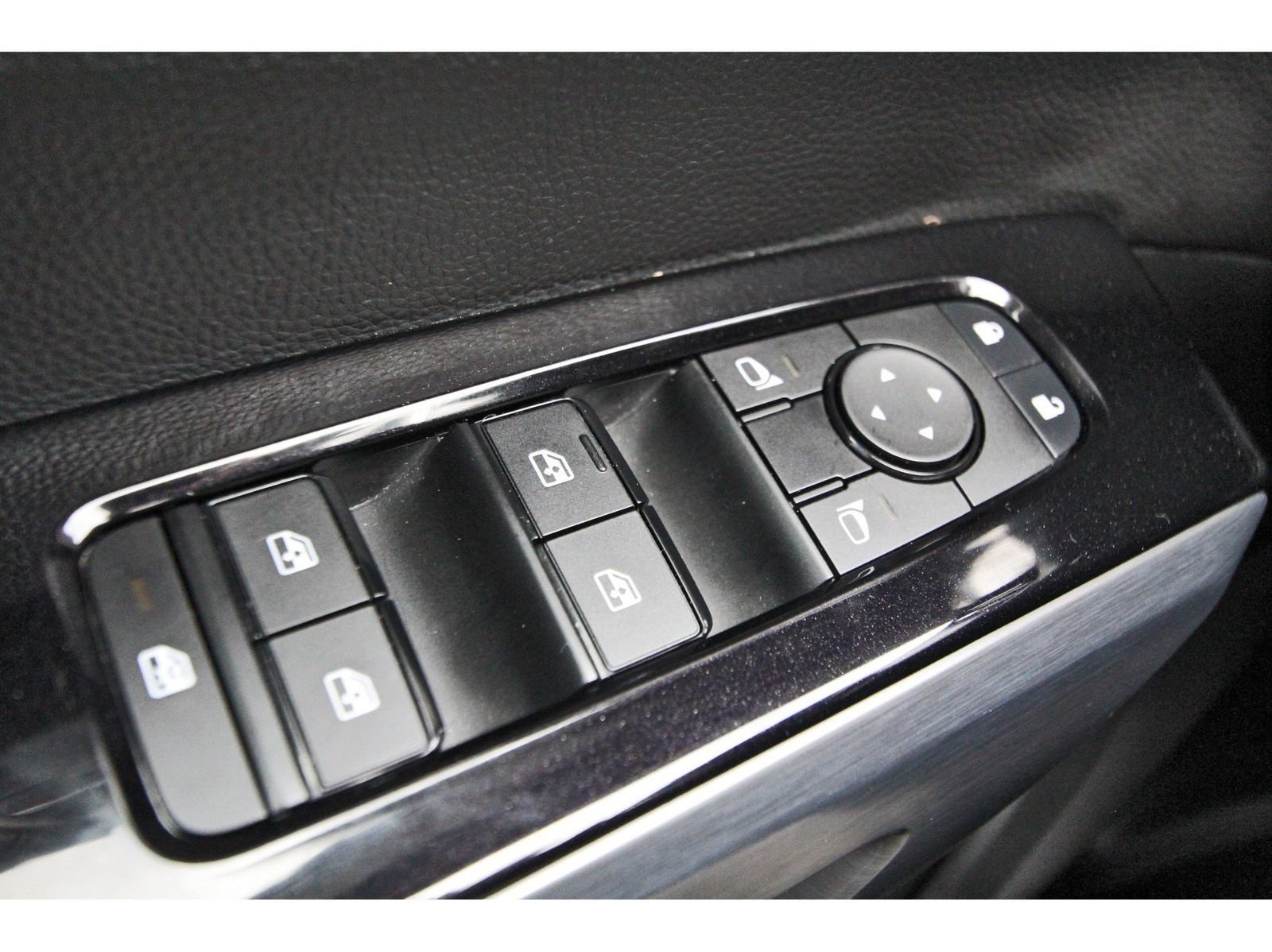 Used 2024 Nissan Pathfinder SL FWD image 21