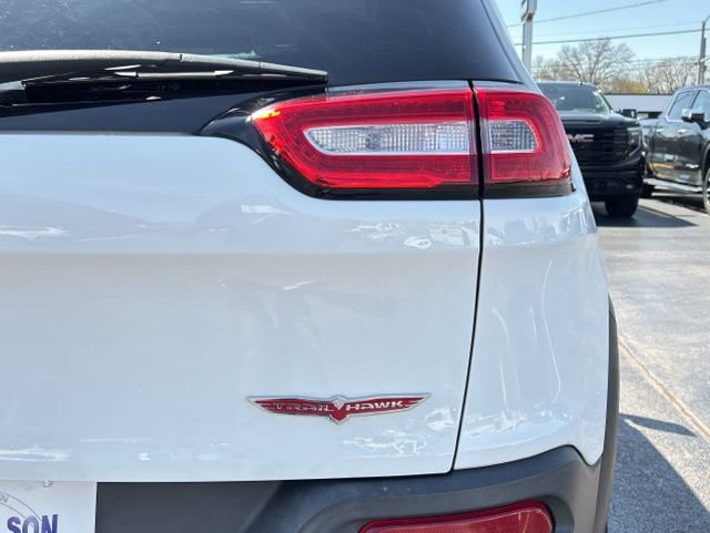 Used 2015 Jeep Cherokee Trailhawk w/ Comfort/Convenience Group image 12