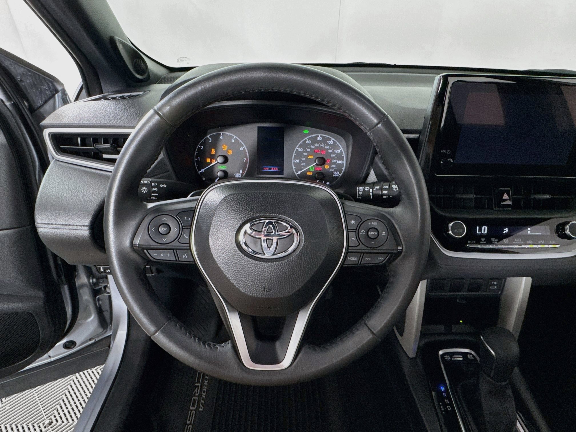 Certified 2024 Toyota Corolla Cross AWD Hybrid w/ Moonroof Package image 13