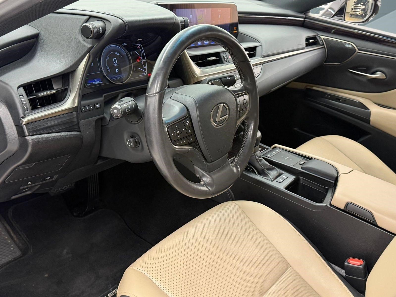 Used 2021 Lexus ES 300h w/ Premium Package FWD image 3