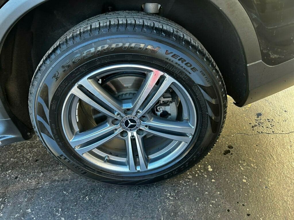 Used 2022 Mercedes-Benz GLC 300 4MATIC image 32