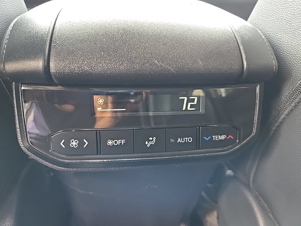 Used 2025 Toyota Highlander Limited AWD/4WD image 54
