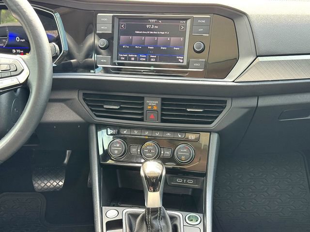 Used 2023 Volkswagen Jetta SE w/ Panoramic Sunroof Package FWD image 26