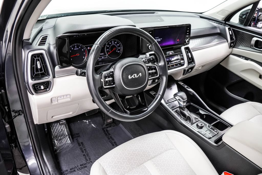 Used 2023 Kia Sorento S w/ Panoramic Sunroof Package FWD image 21