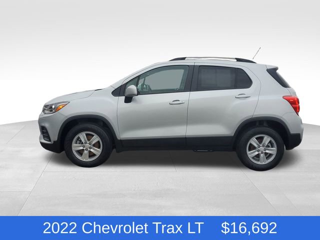 Certified 2022 Chevrolet Trax LT w/ LT Convenience Package image 2