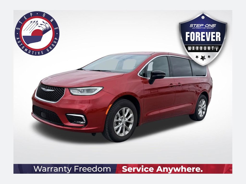 Used 2025 Chrysler Pacifica Select