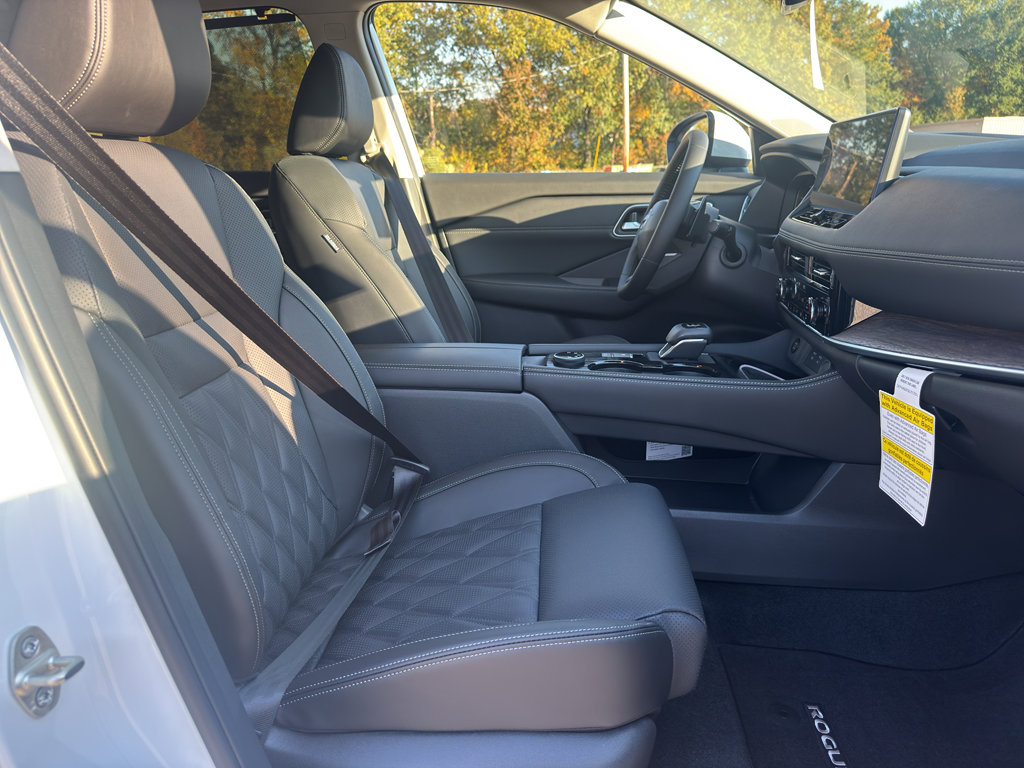 New 2026 Nissan Rogue Platinum w/ Platinum Premium Package image 16