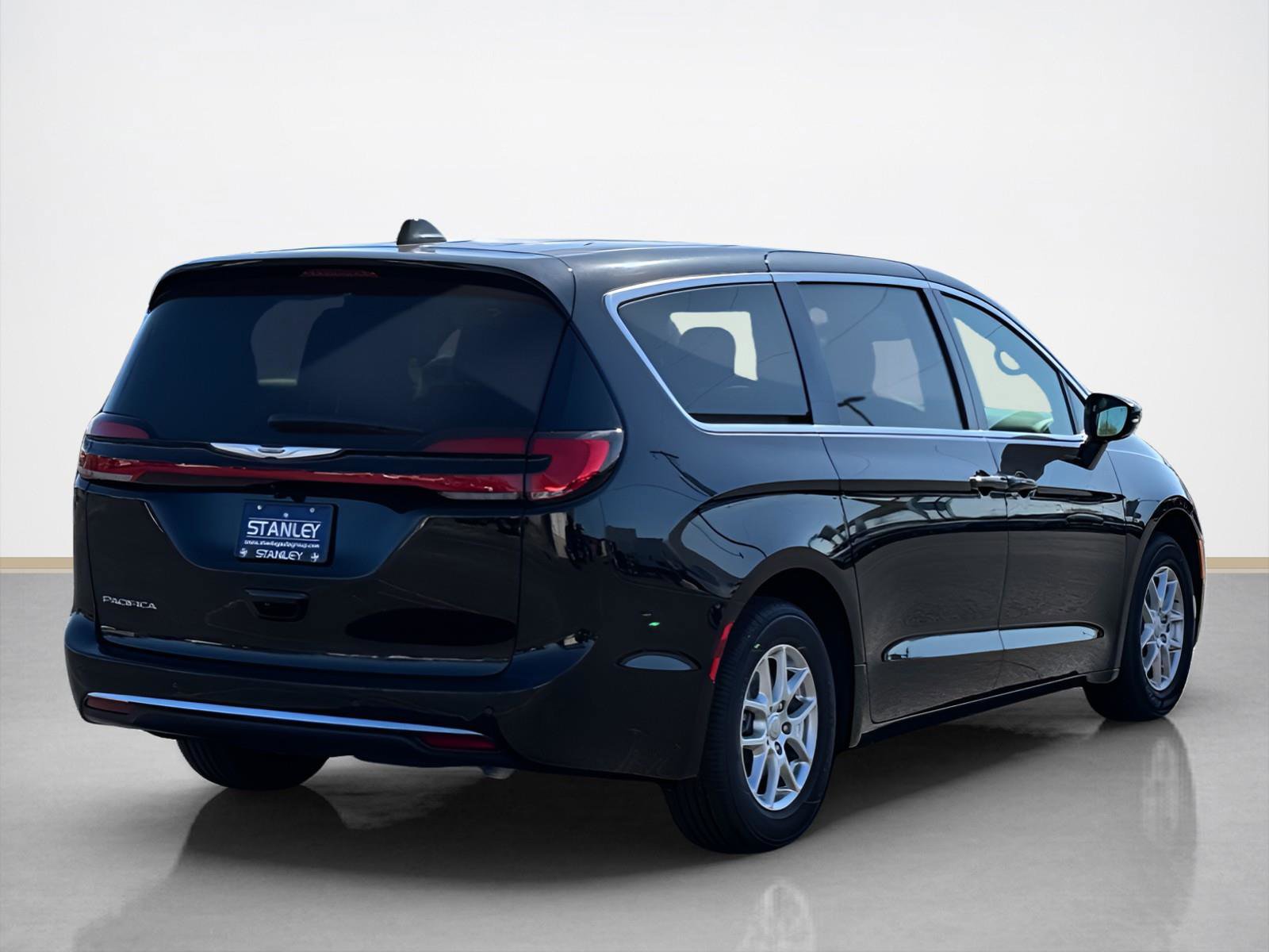 New 2026 Chrysler Pacifica Select image 7
