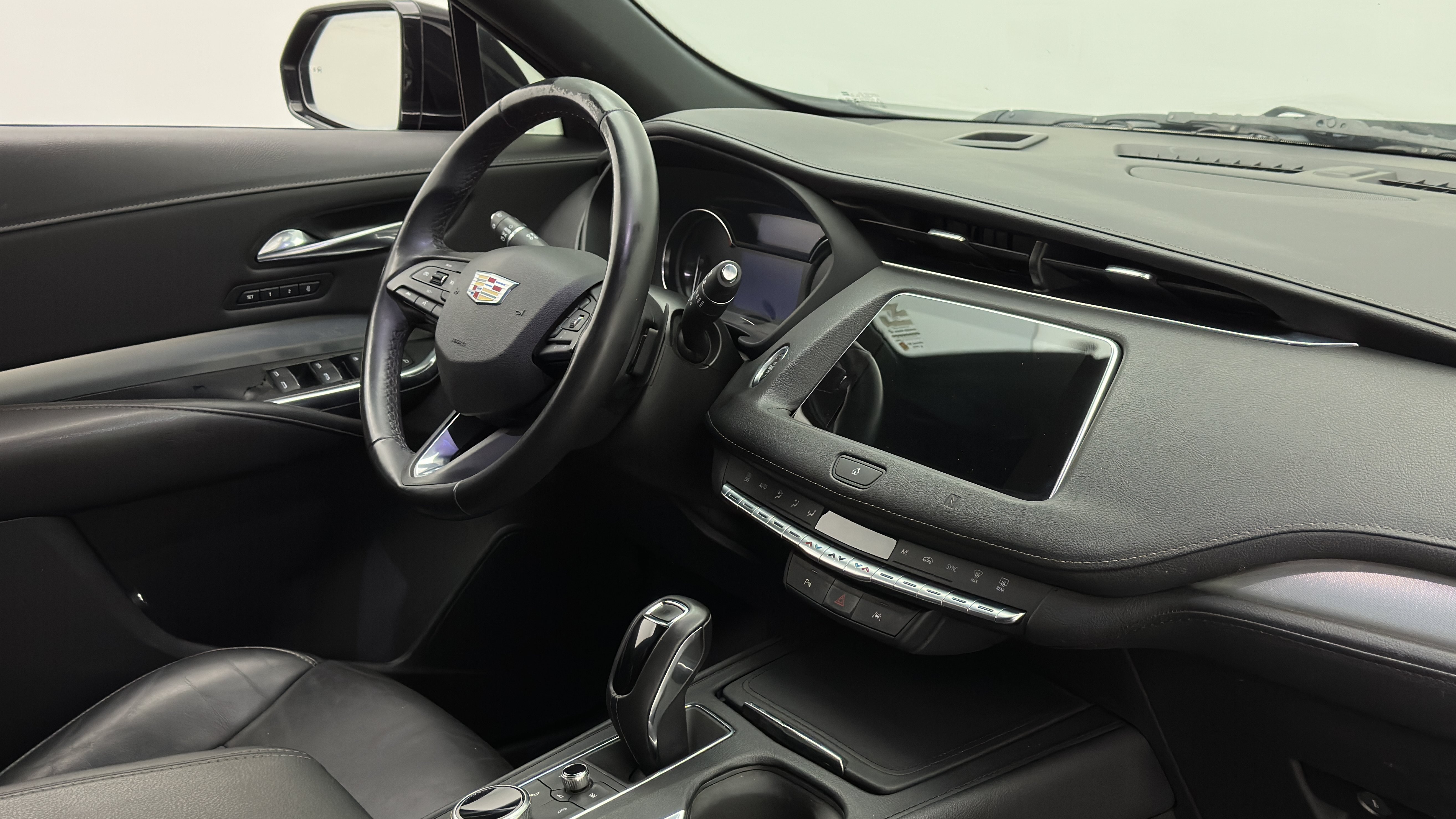 Used 2019 Cadillac XT4 Premium Luxury w/ Driver Awareness Package FWD image 29