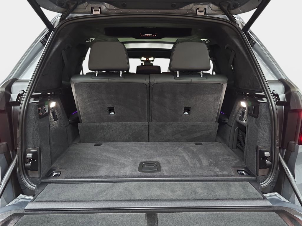 Used 2024 BMW X7 xDrive40i image 16