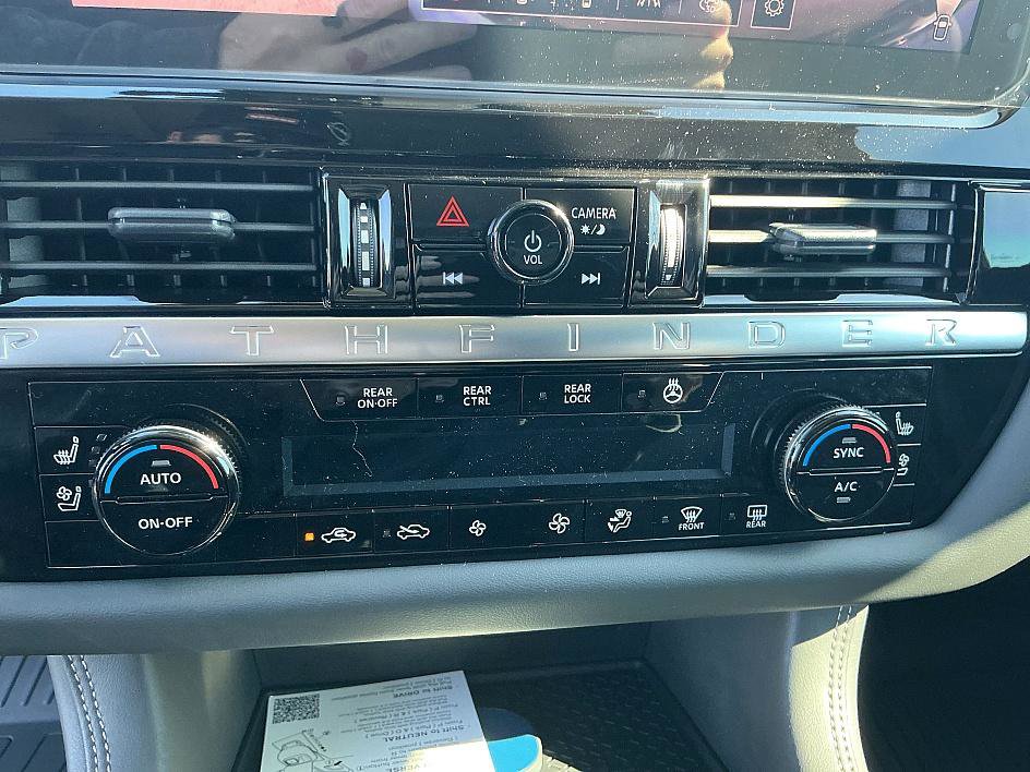 New 2026 Nissan Pathfinder Platinum image 17