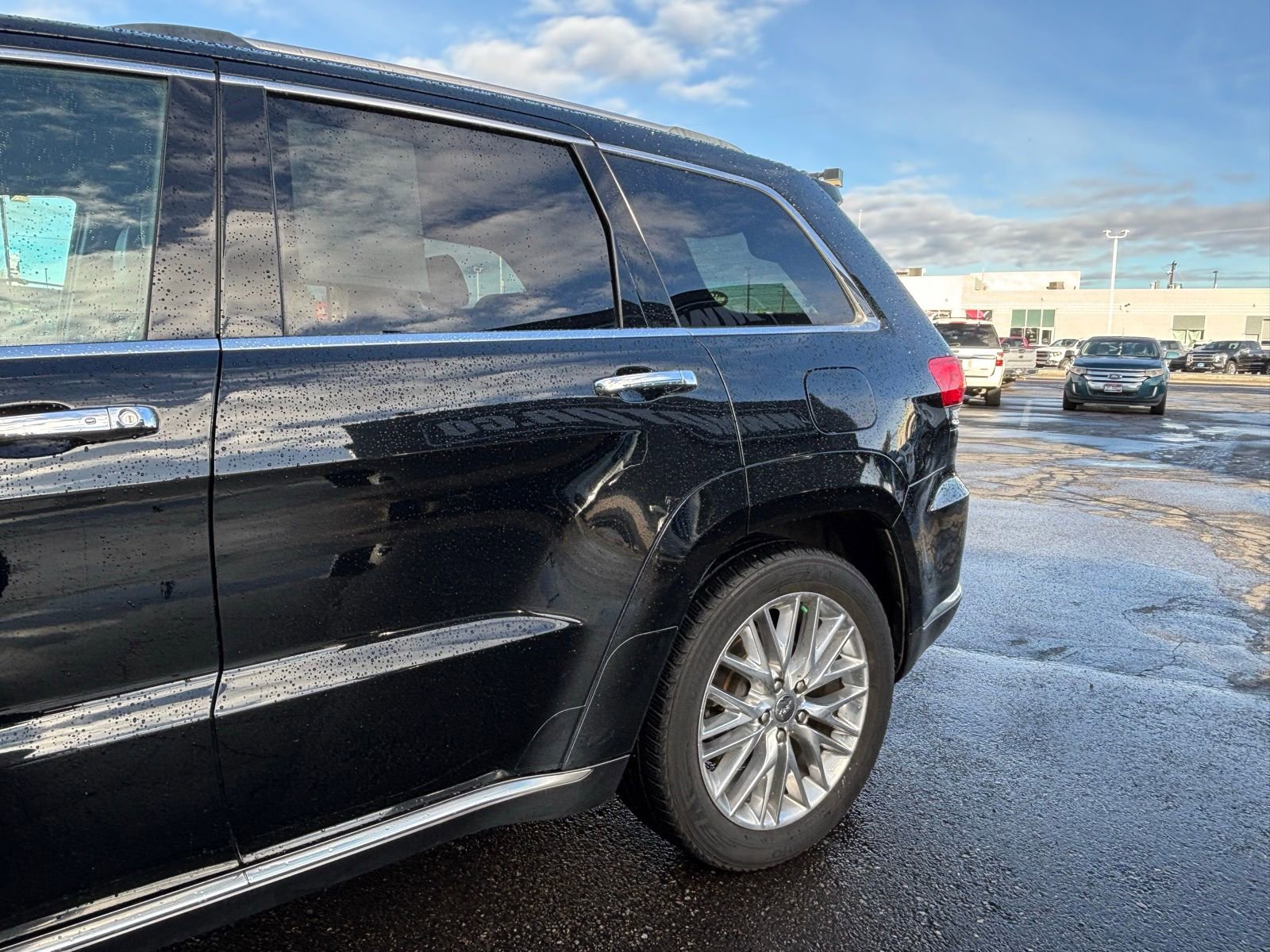 Used 2017 Jeep Grand Cherokee Summit image 7