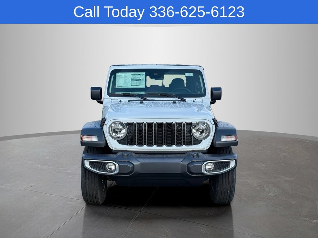 New 2025 Jeep Gladiator Sport AWD/4WD image 2